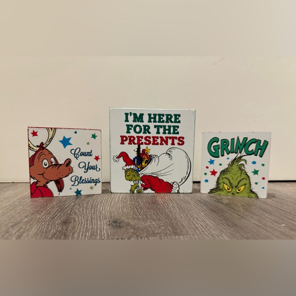Grinch Holiday Decor Sign - Red, Green, White